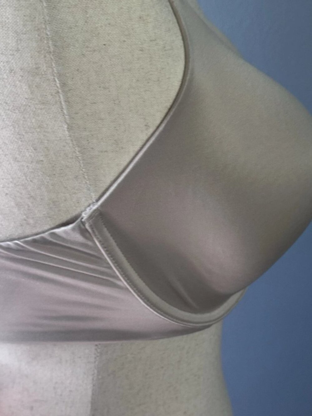 Victoria's Secret Body by Victoria Full Coverage Bra 34DDD Taupe Nude - Picture 9 of 13